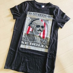 美品未使用に近い❗️H&MメンズＴシャツの画像
