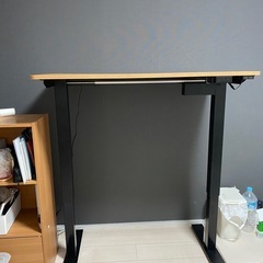 電動昇降スタンディングデスクの画像