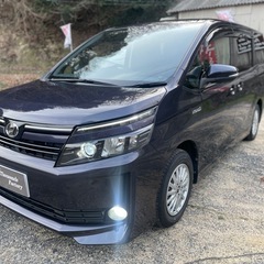トヨタ　ヴォクシー ハイブリッド　