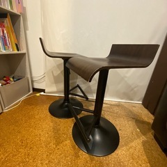 カウンターチェアー　2脚　昇降式