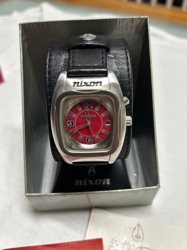 Nixon THE ROCKER 赤色　腕時計
。