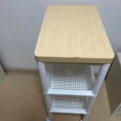 キャスター付き収納の画像