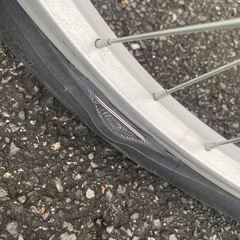自転車のタイヤを修理出来る方探しています！！