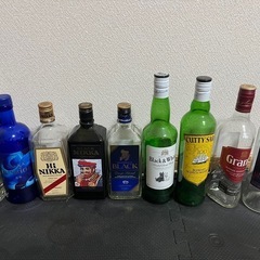 ウイスキー空瓶の画像