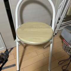 ローテーブルと折り畳み椅子　差し上げますの画像