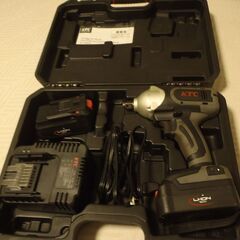 KTC　充電式インパクトソケットレンチ　JAE411　リチウムバッテリー2個つきの画像