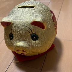 貯金箱の画像