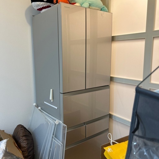 東芝 冷蔵庫 幅68.5㎝ 551L 両開き GR-V550FH(EC) サテンゴールド 野菜室がまんなか