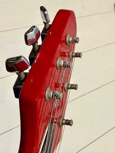スピーカー内蔵ミニギター MASTER CRAFT
