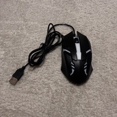 スクエアボタン　ゲーミングキーボード&マウスの画像