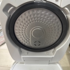 【備品】TOSHIBA 3合炊き炊飯器の画像