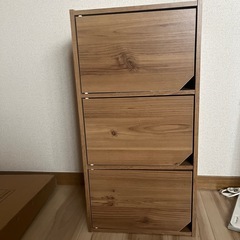 扉付きカラーボックスの画像
