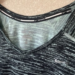 🏃‍♀️ナイキNIKE　未使用品ドライフィットTシャツの画像