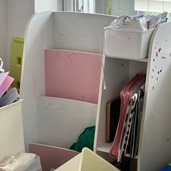 絵本ラックの画像