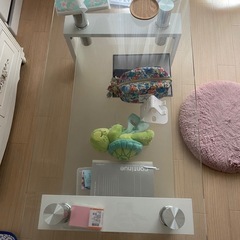 ガラステーブル