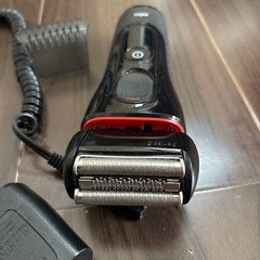 ブラウン　電気シェーバー　Series5の画像