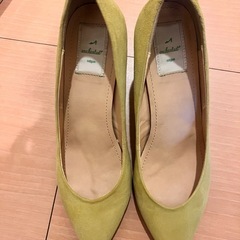 enchanted エンチャンテッド　パンプス スエード  イエローの画像