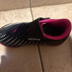 adidas トレシューの画像