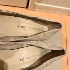 オリエンタルトラフィック　ビジュー付きパンプスの画像