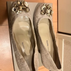 オリエンタルトラフィック　ビジュー付きパンプスの画像