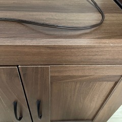 食器棚、キッチンカウンターの画像