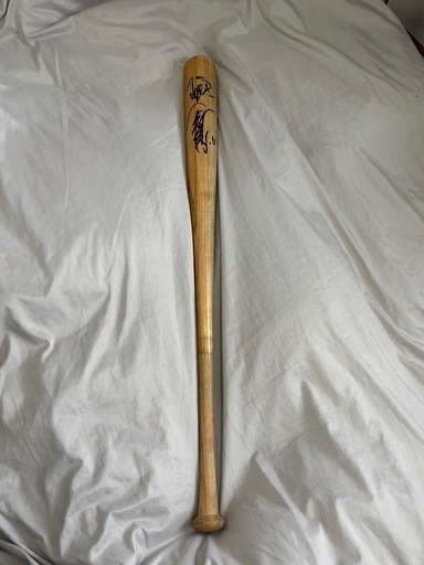 阪神タイガース　岡田彰布さん　サイン入り　木製バット