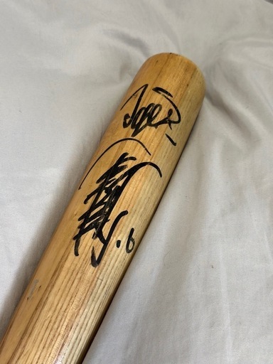 新春値引き！20%オフ中！阪神タイガース　岡田彰布さん　サイン入り　木製バット
