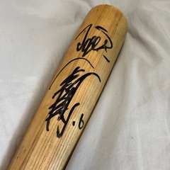 阪神タイガース　岡田彰布さん　サイン入り　木製バットの画像