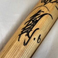阪神タイガース　岡田彰布さん　サイン入り　木製バットの画像