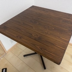 超美品　kelt ダイニングテーブル おしゃれカフェテーブル