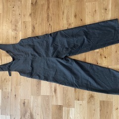つなぎの洋服(オールインワン)の画像