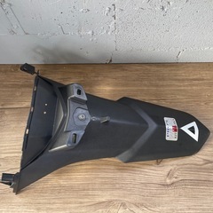 シグナス3型　純正リヤフェンダー