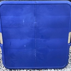 折りたたみテーブルの画像