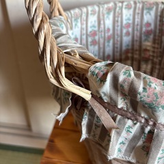 大きめの布付きカゴ🧺(訳あり)の画像