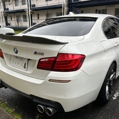 BMW M5フルカスタム⭐️ 523iＭスポーツP 近隣は無料配達20インチ　サンルーフ　レザーの画像