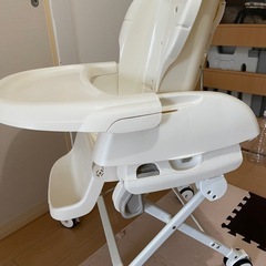 コンビのハイローチェア　ネムリラFFの画像