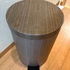 ニトリペダルゴミ箱
