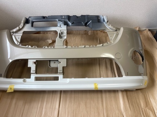 ダイハツ ムーブキャンバス LA800Sフロントバンパー