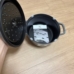 新品未使用、ストウブ、STAUB、22cm、箱無しの画像