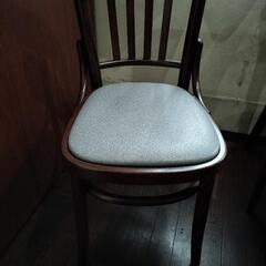 飲食店向け椅子4点まとめて出品