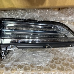 レクサス LX570 リアランプ 右 純正 美品