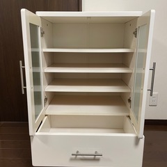 お引き取り限定でホワイトキャビネットの画像