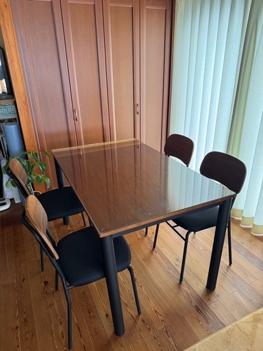 カフェスタイルダイニング　ガラス×ウッドデザイン