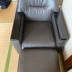 ソファー 1人掛け 足置き付 急ぎにて格安那覇市内にて取り引き 