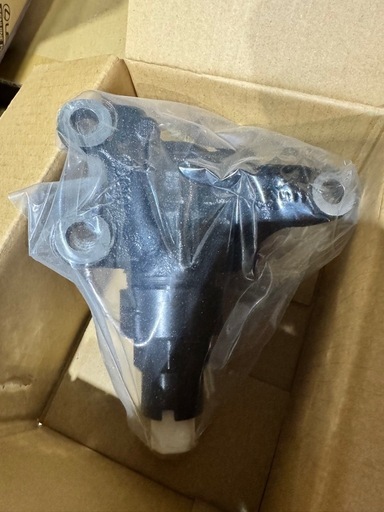 レクサス LX570 フロントショック アブソーバコントロールバルブ ASSY LH 純正 新品未使用