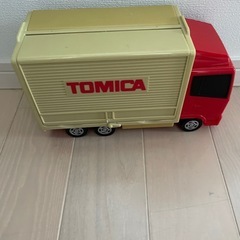 トミカ  収納トラックの画像