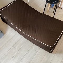 ソファーにもなる三つ折りマットレス