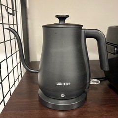 冷蔵庫+オーブンレンジ+炊飯器+電子ケトル+ラックの画像