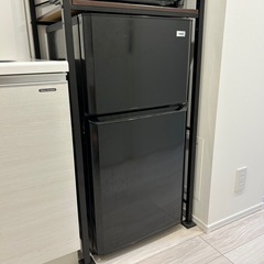 冷蔵庫+オーブンレンジ+炊飯器+電子ケトル+ラックの画像