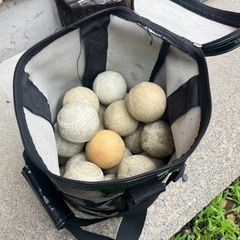 軟式ボールとバックの画像